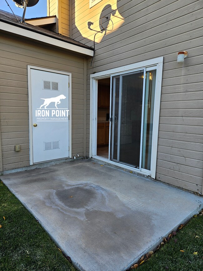 Building Photo - ELD4017