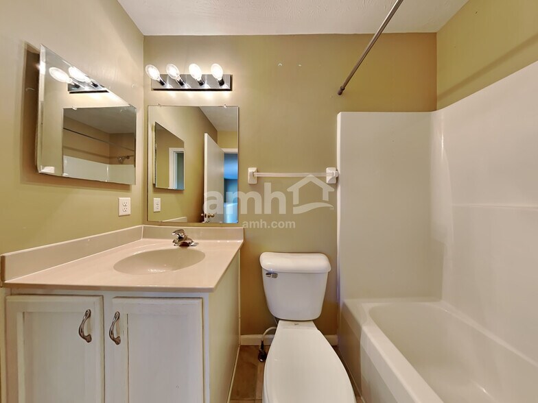 Building Photo - 7730 Hillsdowne Cir