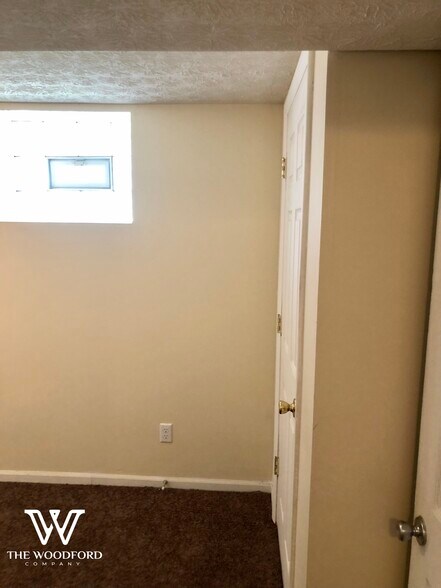 Building Photo - 1641 Summit Street