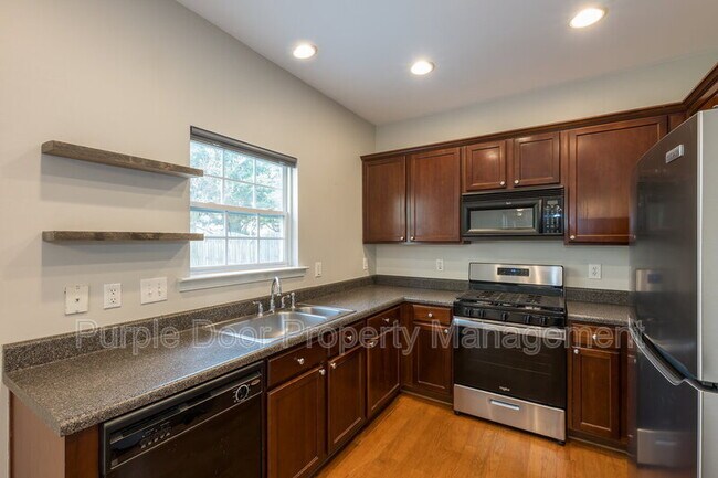 Building Photo - 320 Tuggle Ct