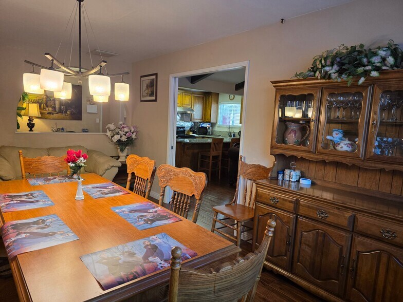 Building Photo - 4401 Plantation Dr