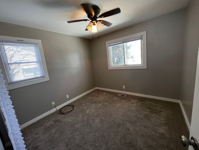 Building Photo - Charming 3 bedroom house