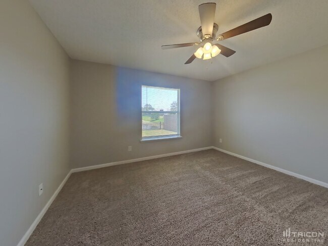 Building Photo - 1226 Summer Springs Drive