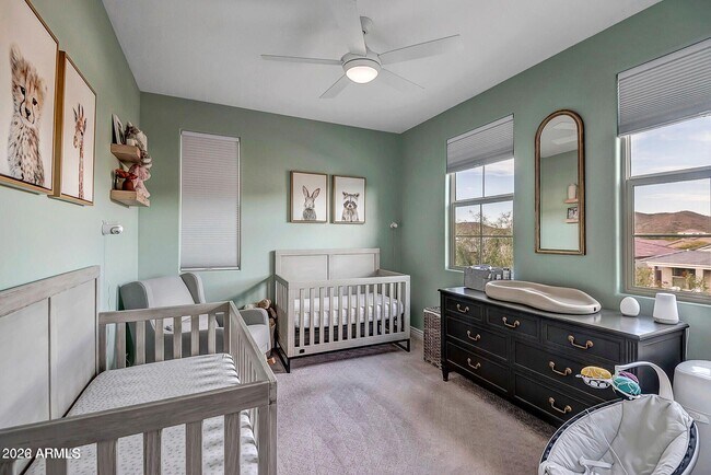 Building Photo - 517 E Balao Dr