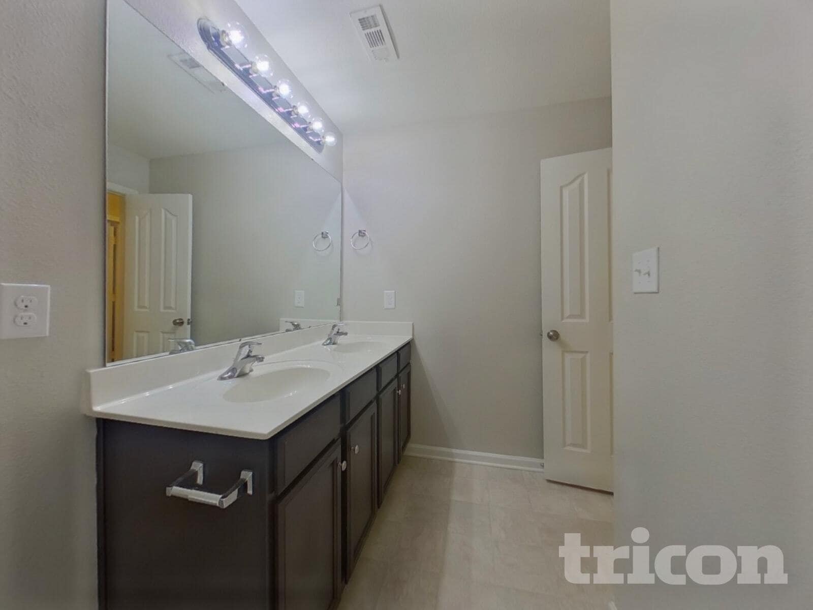 Building Photo - 4936 Broad Leaf Ct