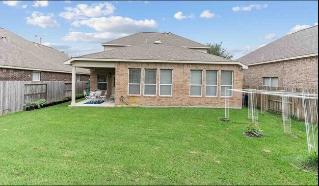 Building Photo - 17419 Woodfalls Ln