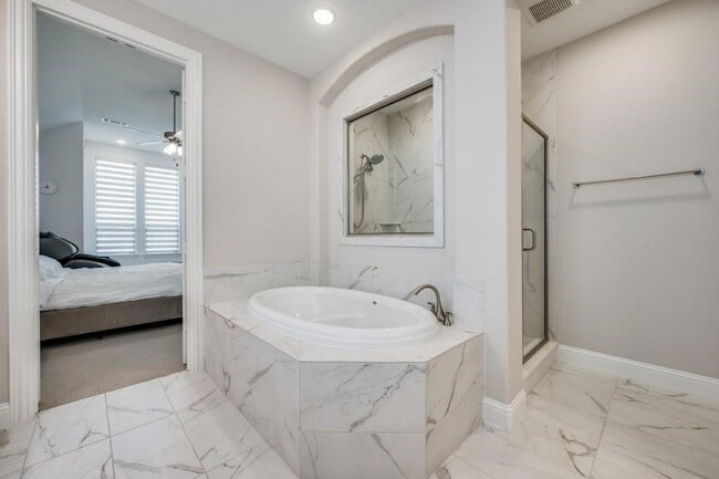 Building Photo - 3970 Sweet Clover Dr