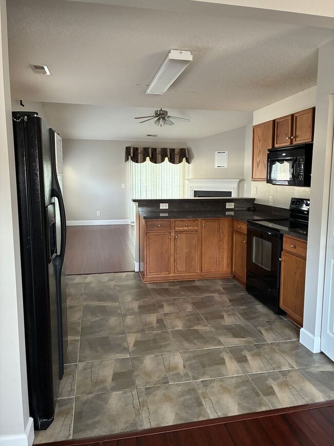 Building Photo - 3BD/ 2BA house in popular Bellegrove