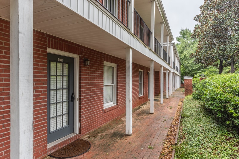 Building Photo - 510 E Gillespie St