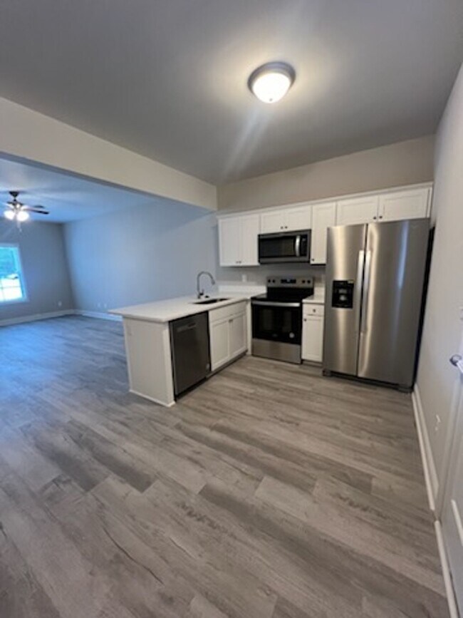 Building Photo - New Apartments - - 2 Bedroom 2.5 Bathroom beautiful apartment , Downtown Darlington walking dista...