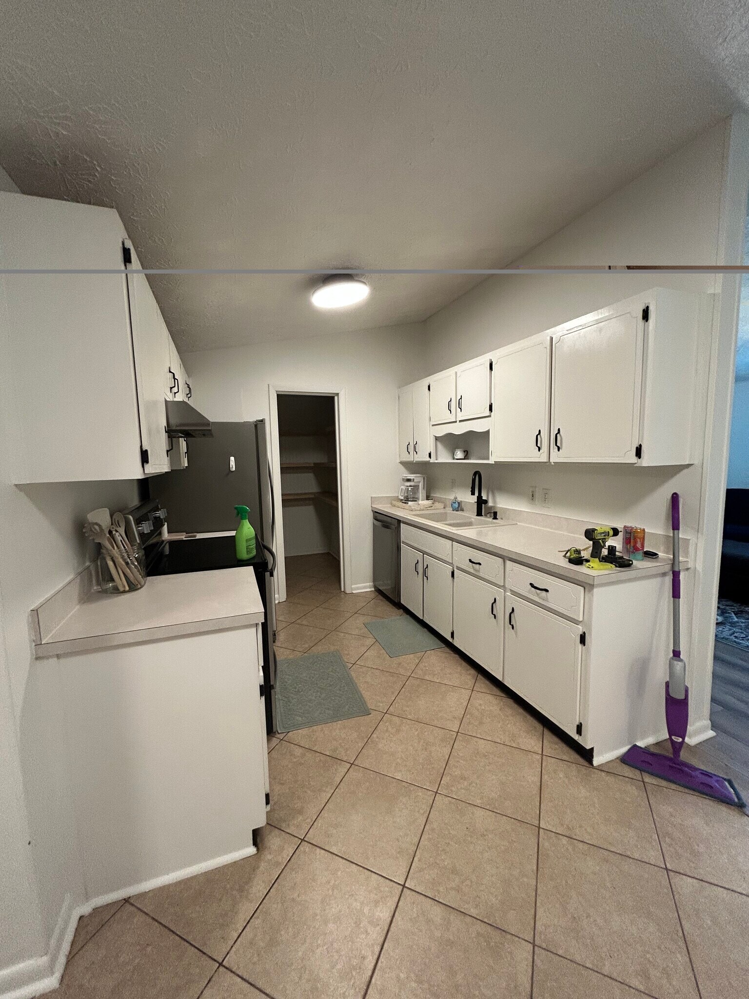 Building Photo - 2856 Tulip Cir E