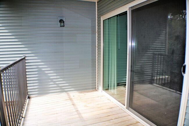 Building Photo - $1,635| 2 Bedroom, 2 Bathroom 1st Floor Condo | Pet Friendly* | Available for August 1st, 2026 Mo...