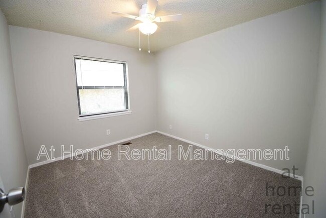 Building Photo - 4613 S 72nd E Pl