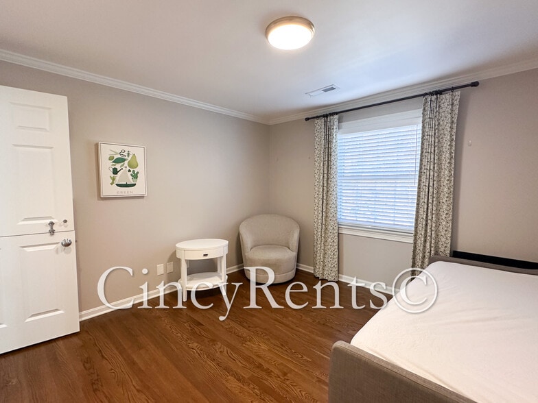 Building Photo - 3684 Ashworth Dr