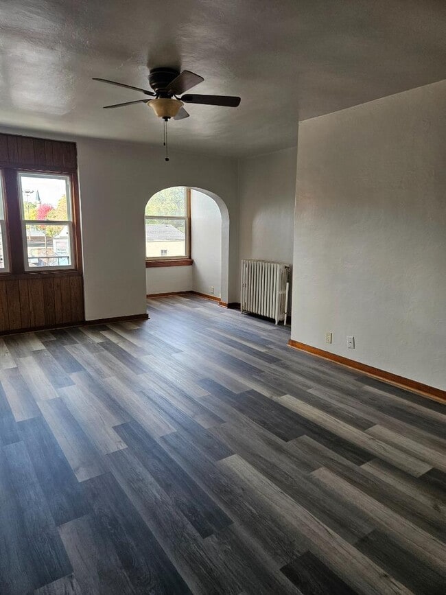 Building Photo - 1525 University Ave