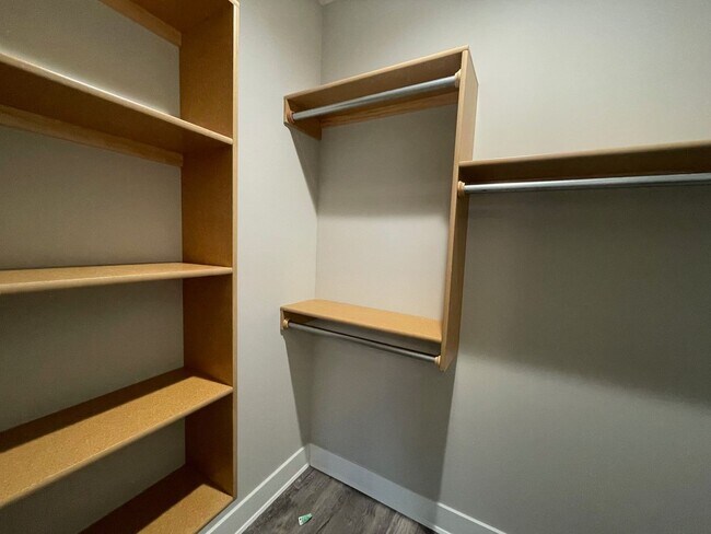 Building Photo - 16251/53 Ike Ct