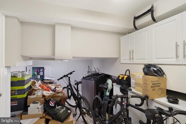 Building Photo - 906 Slaters Ln