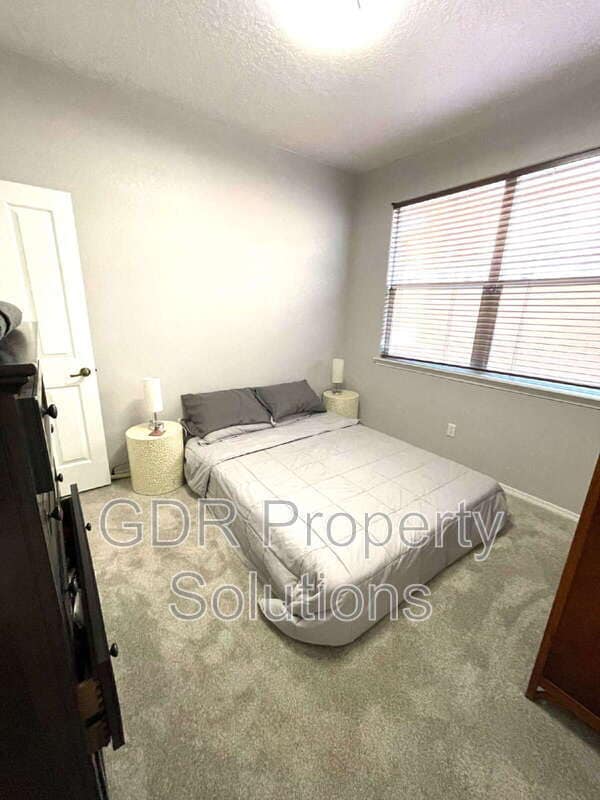 Building Photo - 13208 Pine Forest Pl NE
