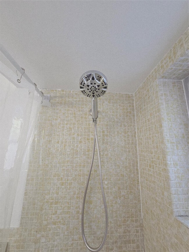 Building Photo - 1007 N 19th Ave