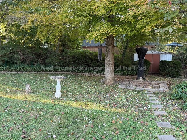 Building Photo - 3013 Masonic Dr