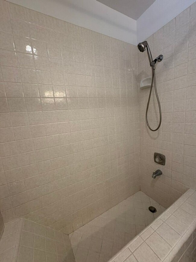 Building Photo - 12499 Incline Dr