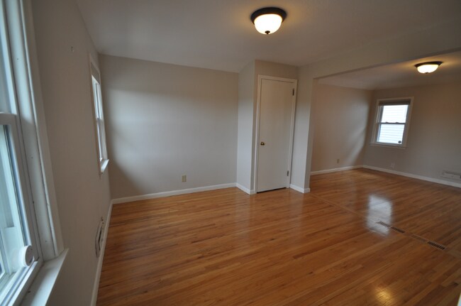 Building Photo - 5000 Vincent Ave S