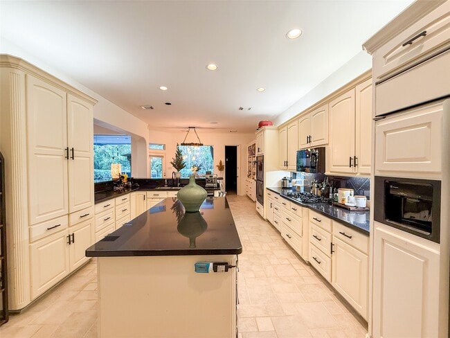 Building Photo - 15318 Beecham Dr