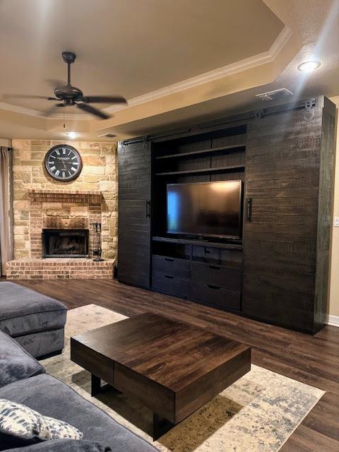 Building Photo - 220 Derek Ln