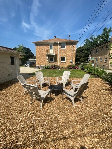 Building Photo - 3234 S 77th St