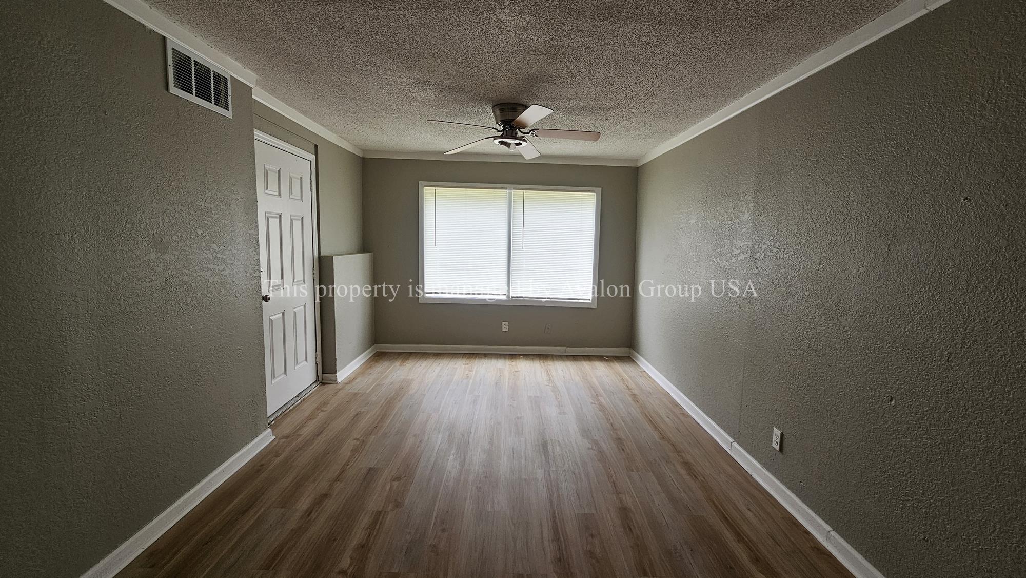 Building Photo - 7007 Oakwood Dr