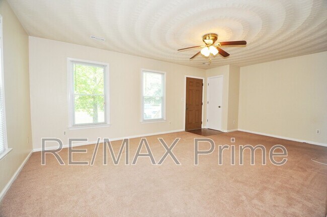 Building Photo - 1128 Hazel Ave