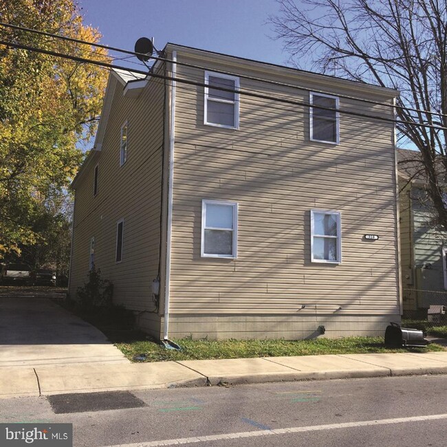 Primary Photo - 510 N Kent St