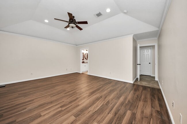 Building Photo - 1024 Glenview Dr