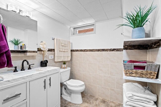 Building Photo - 7625 W Strong St