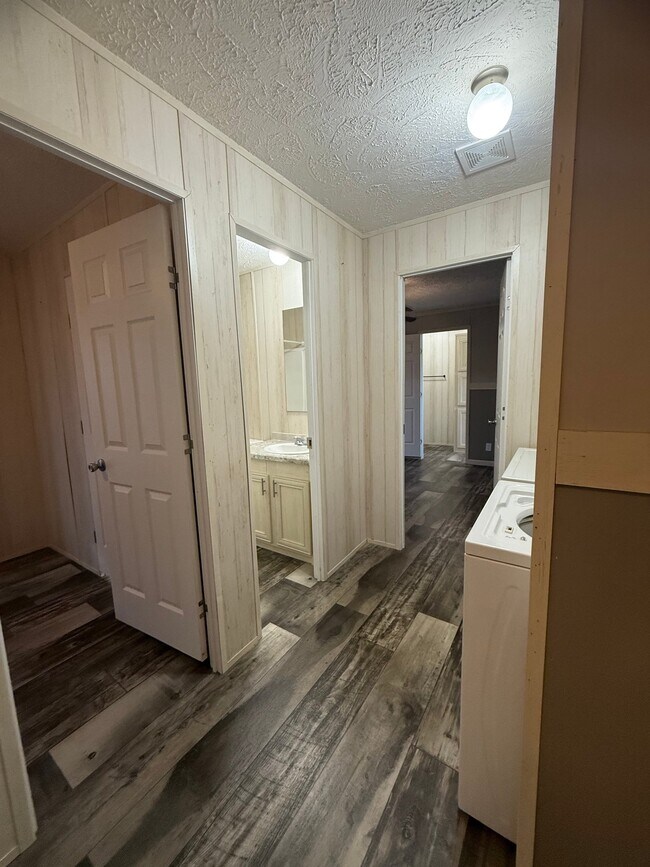 Building Photo - 18140 Our Pl Ln