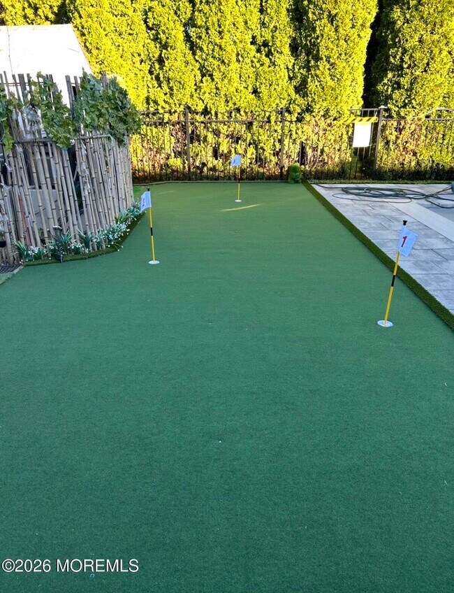 Building Photo - 799 Bowyer Ave