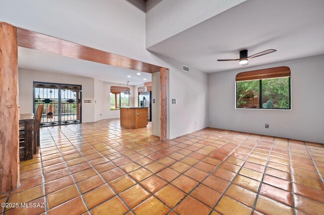 Building Photo - 9020 N Jessy Ln