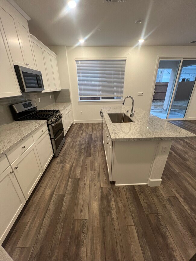 Building Photo - 5032 Pinaleno Wy