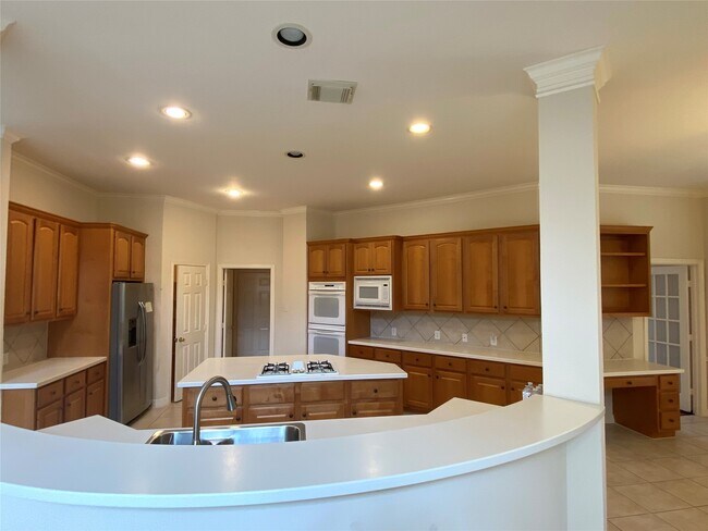 Building Photo - 4518 N Pine Brook Way