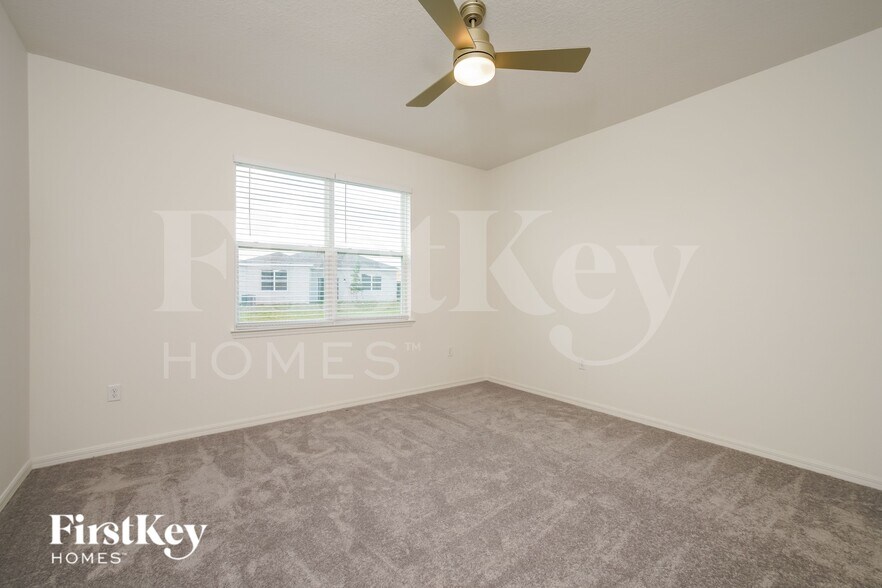 Building Photo - 1573 Isleta Lp