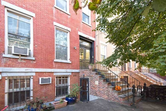 Primary Photo - 230 Garden St