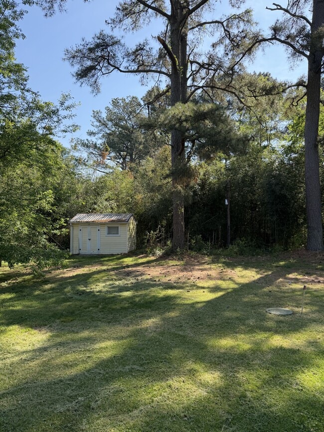 Building Photo - 6793 Edwards Ave