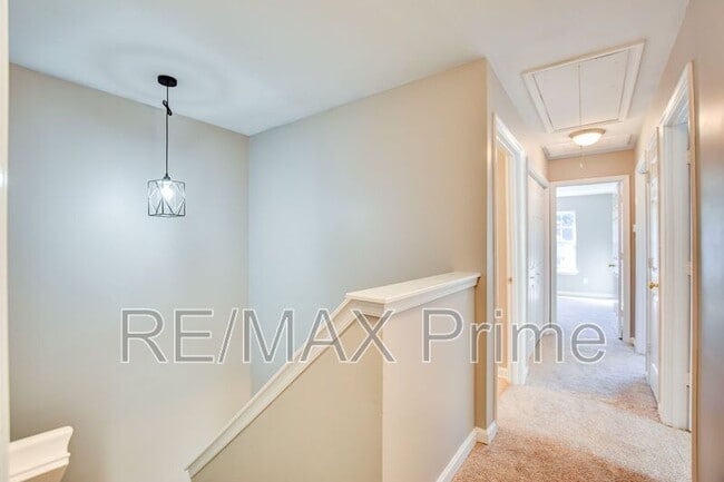 Building Photo - 960 Railroad Ave