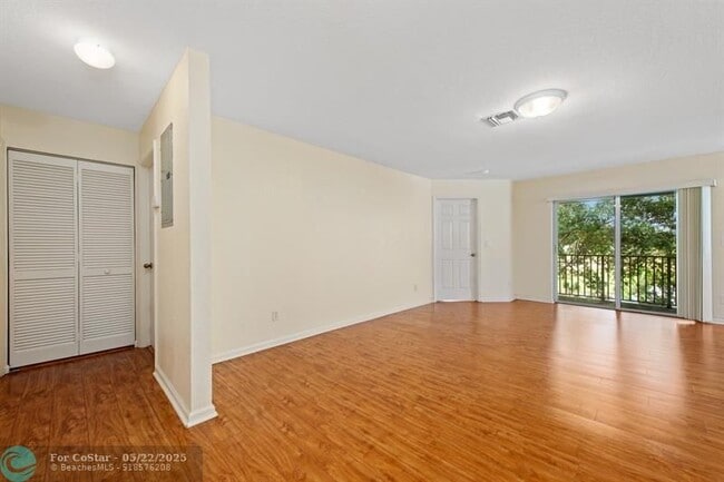 Building Photo - 8462 NW 40th St