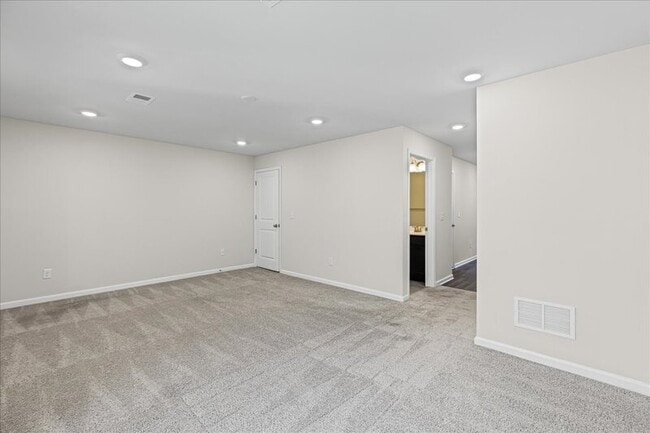 Building Photo - 9 Venice Ln