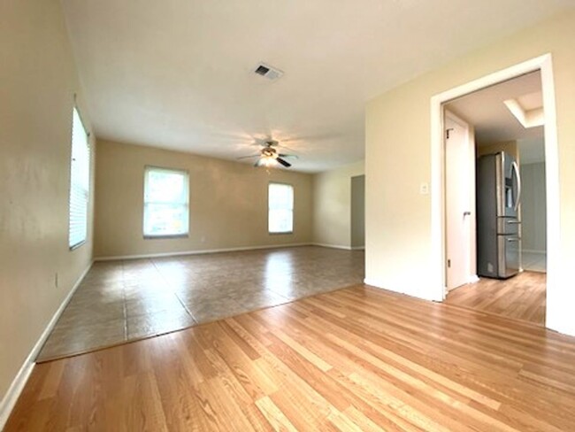 Building Photo - Beautiful 3 Bedroom Ormond Beach Home!