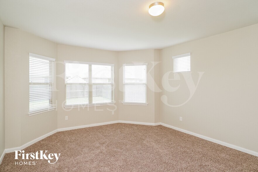 Building Photo - 13206 Frio Parke
