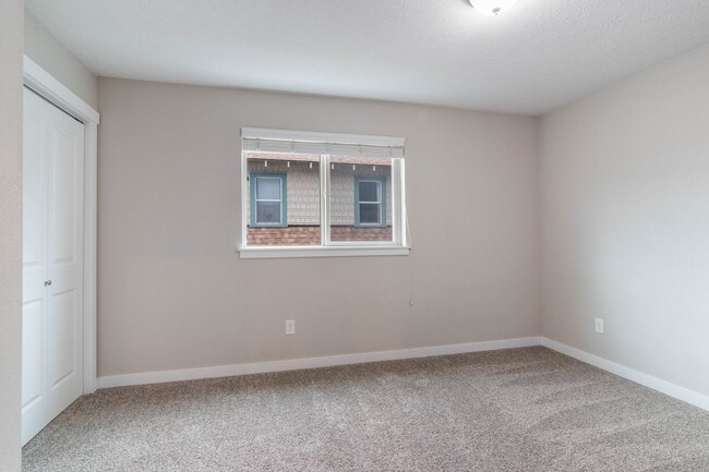 Building Photo - 317 5th St