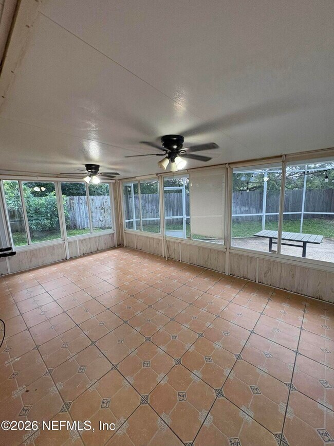 Building Photo - 436 Mango Cir