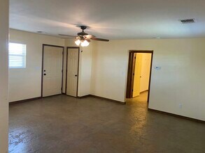 Building Photo - 10820 Chapman Dr
